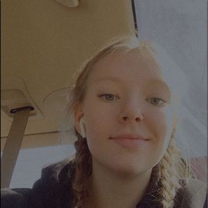 Meet your Posher, Lexi